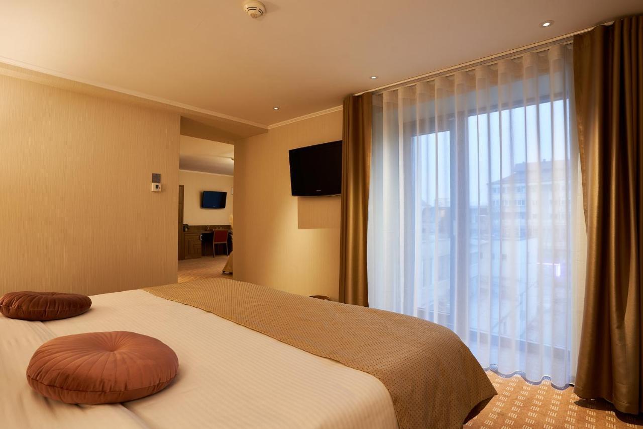 Petrodava One Piatra Neamt Exterior photo