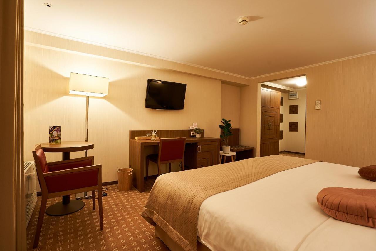 Petrodava One Piatra Neamt Exterior photo