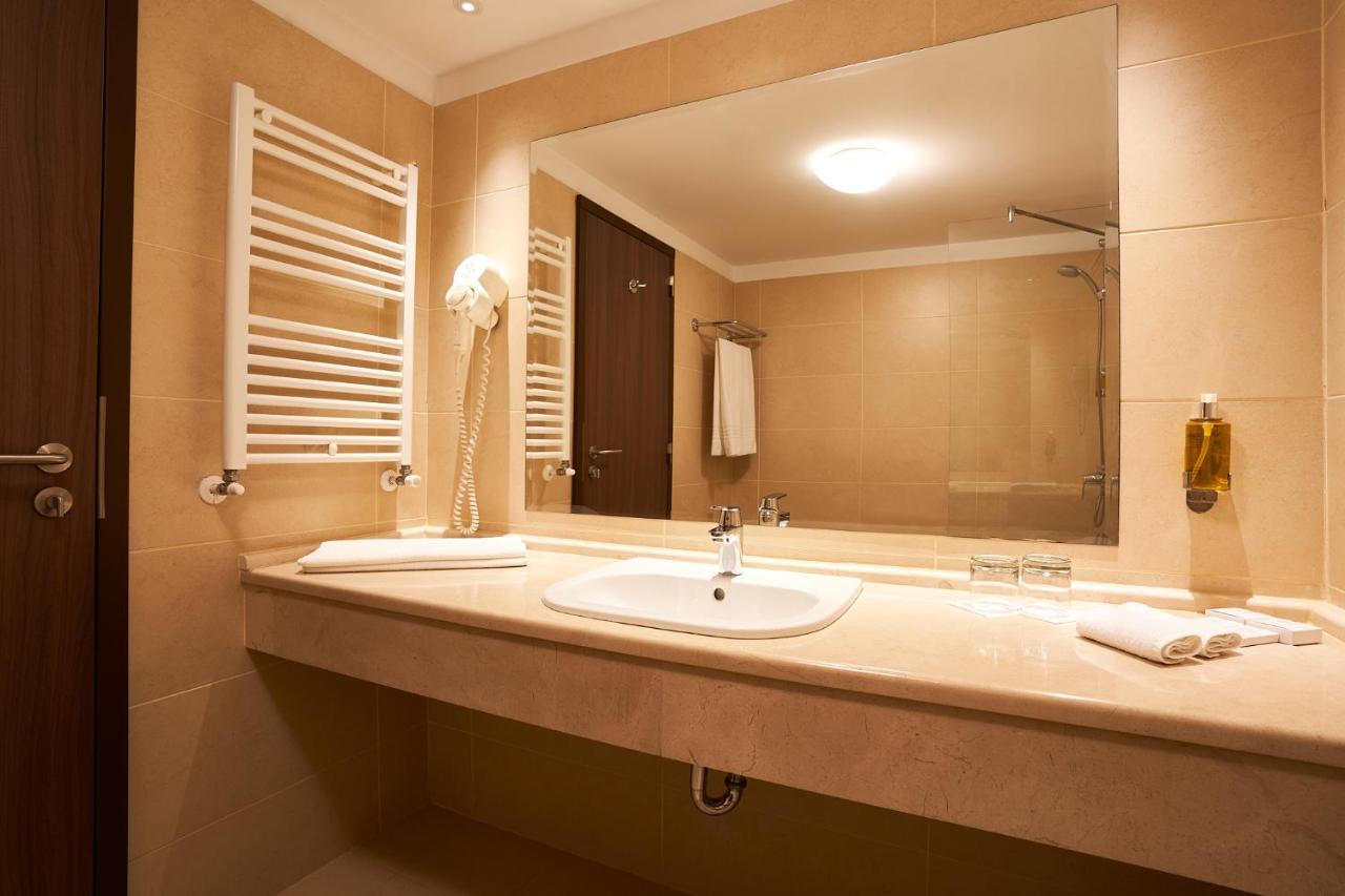 Petrodava One Piatra Neamt Exterior photo