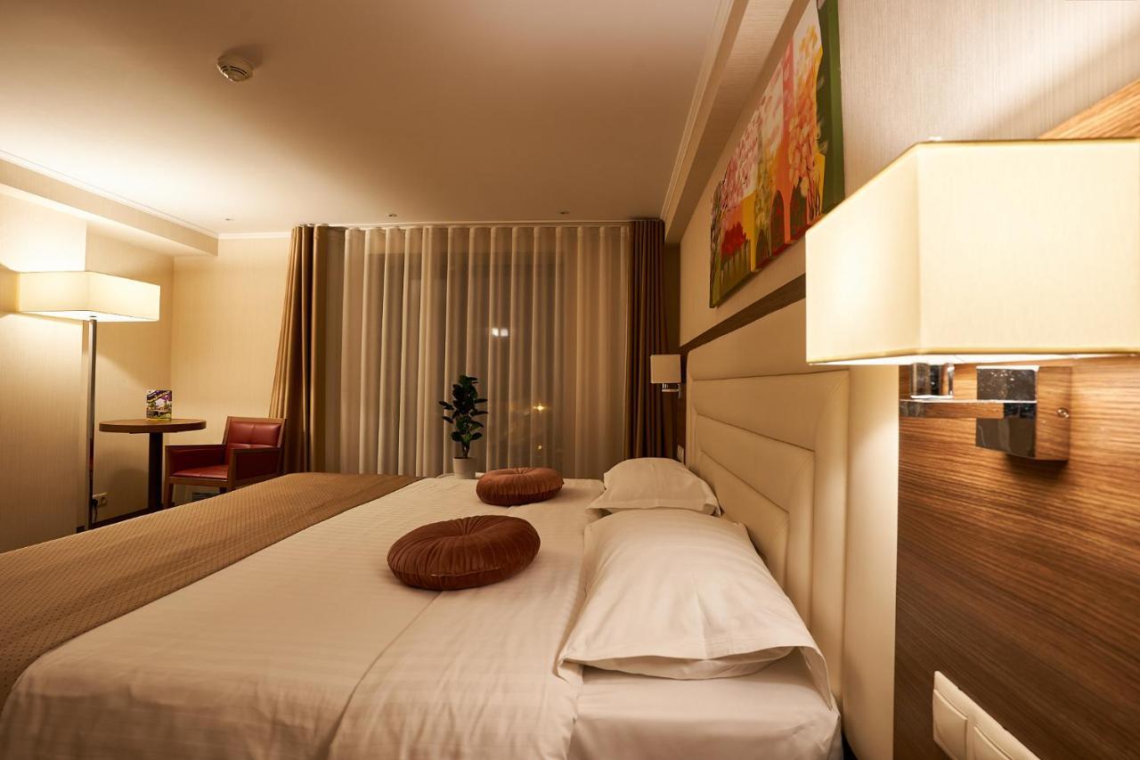 Petrodava One Piatra Neamt Exterior photo
