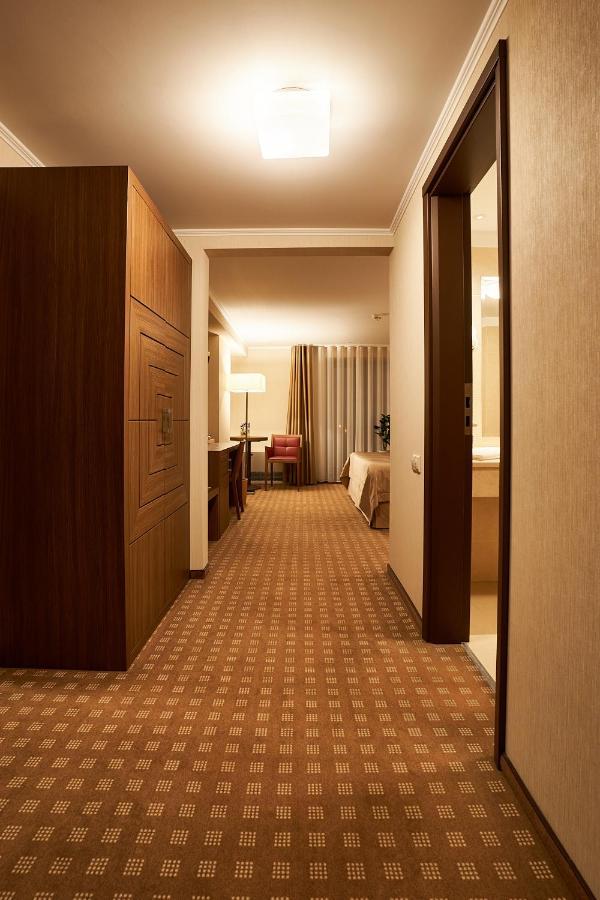 Petrodava One Piatra Neamt Exterior photo
