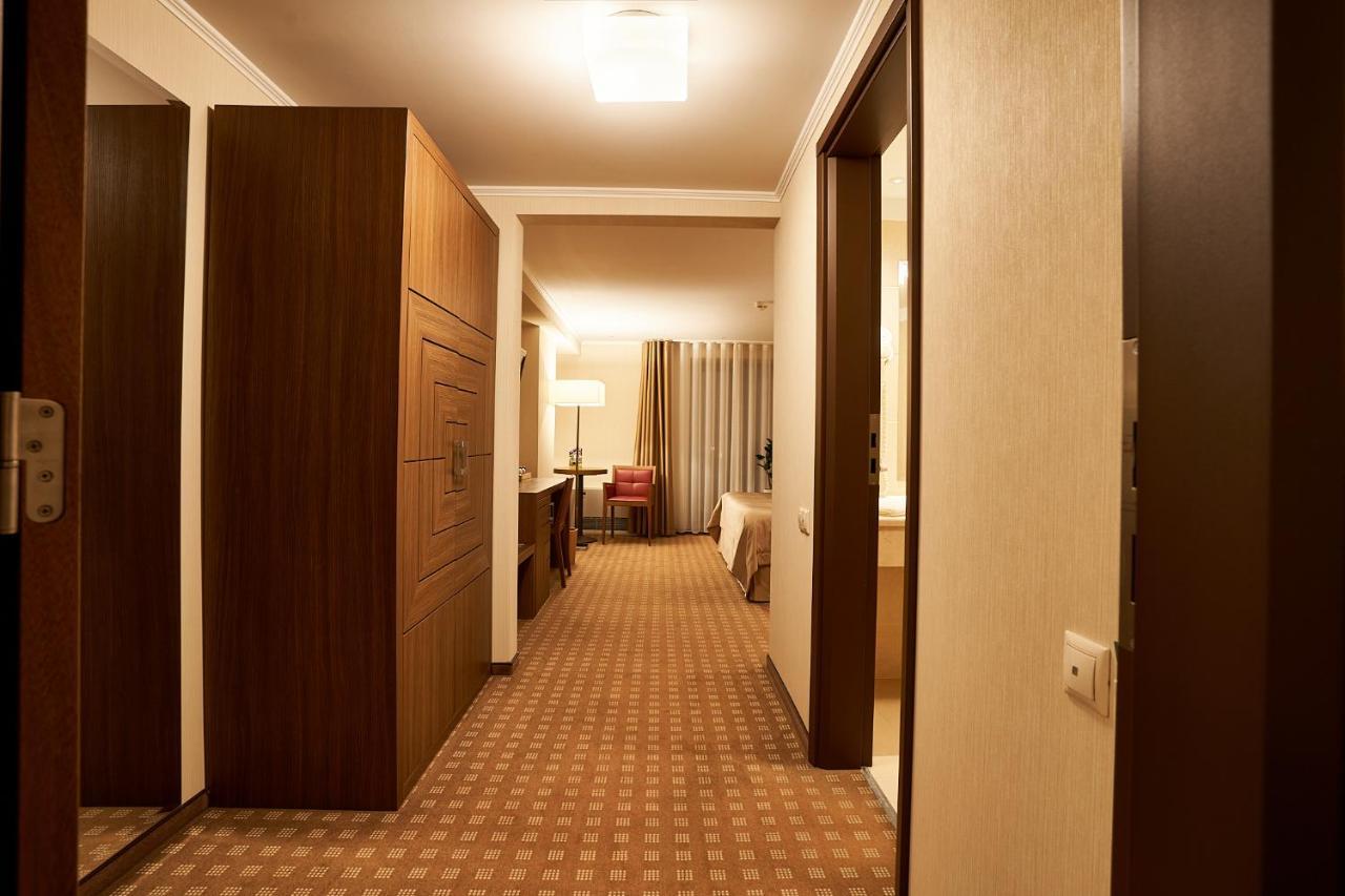 Petrodava One Piatra Neamt Exterior photo